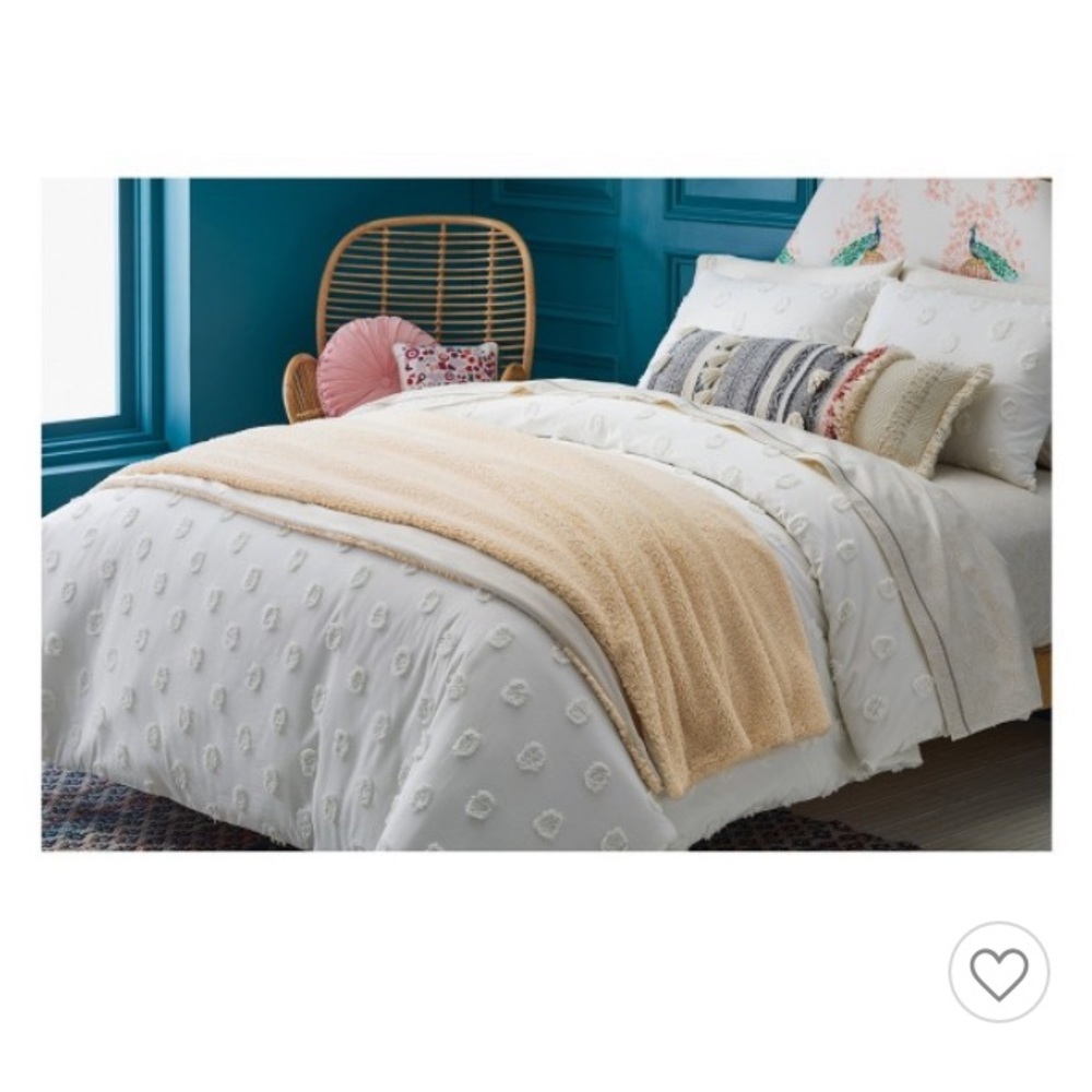 White Pom opal house bedding